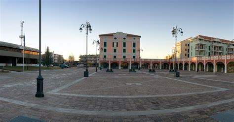 Piazza Giovanni Paolo II, 15, 24030 Brembate di。